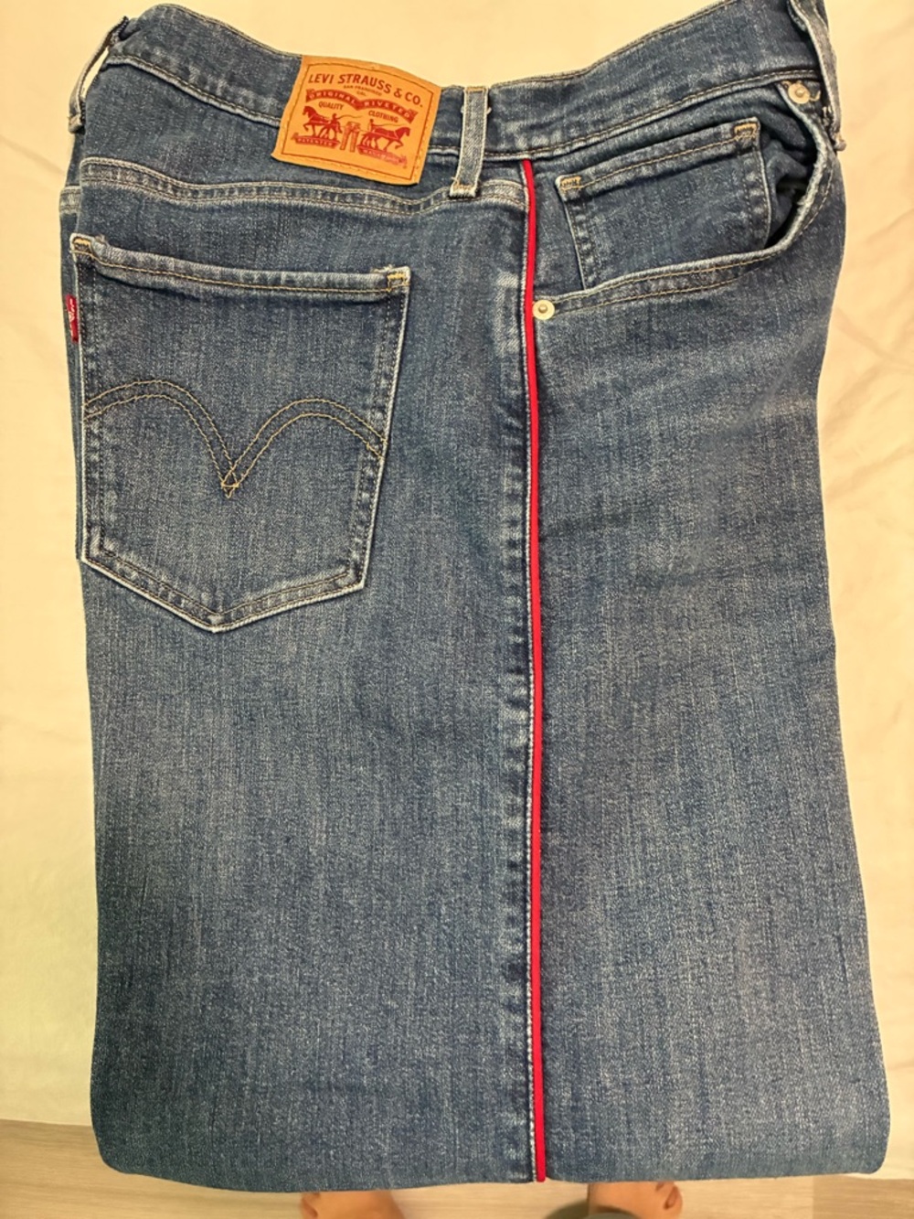 Levi's Women's Wide Leg Jeans in Indigo Blue with Tan Patch - Picture 7 of 7